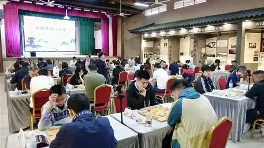 CBA季后赛激战正酣：广东宏远横扫山西晋级八强，周琦内线统治力惊人